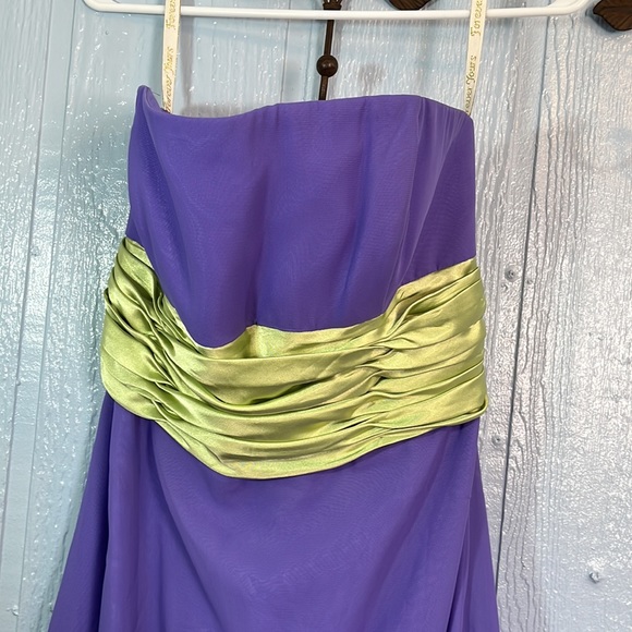 Semi formal dress size 8 - Picture 2 of 10